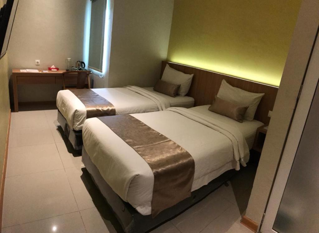 Deli Hotel Medan Exterior foto