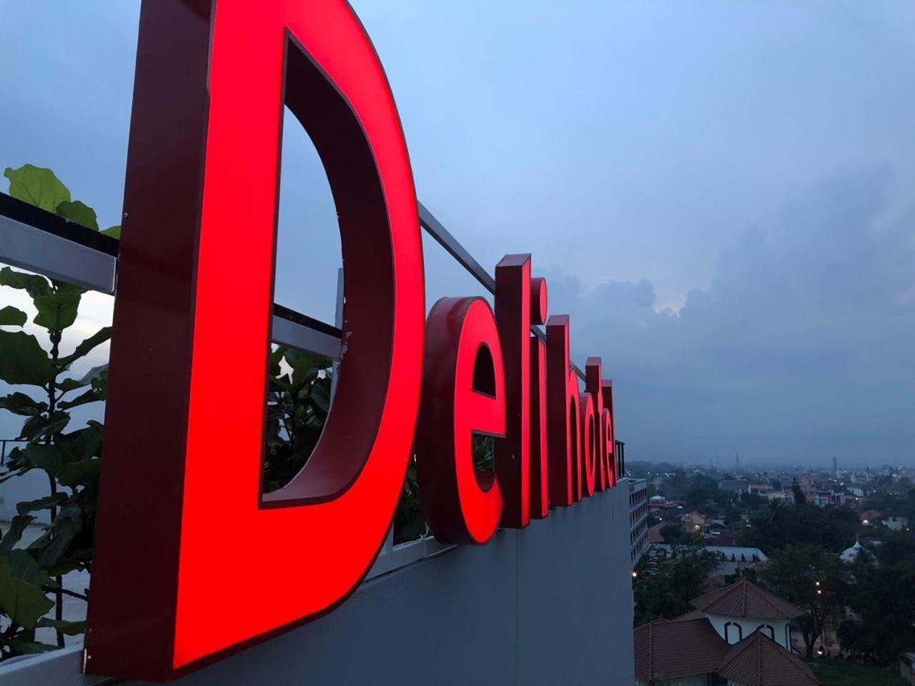 Deli Hotel Medan Exterior foto