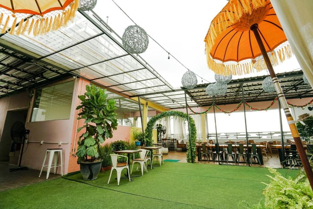Deli Hotel Medan Exterior foto