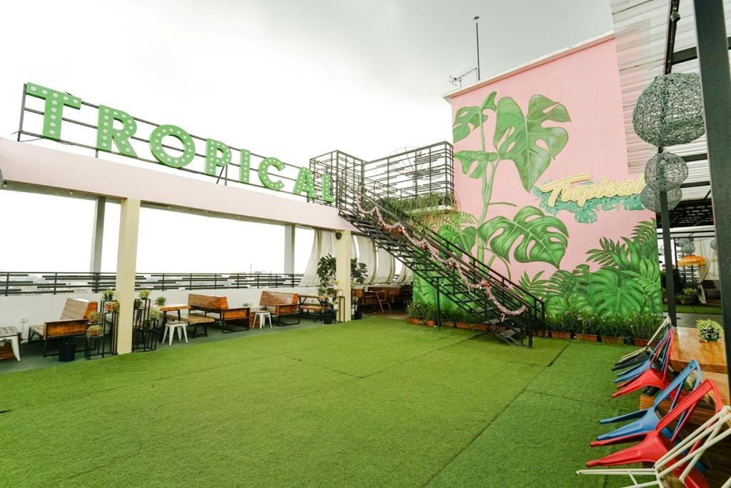Deli Hotel Medan Exterior foto