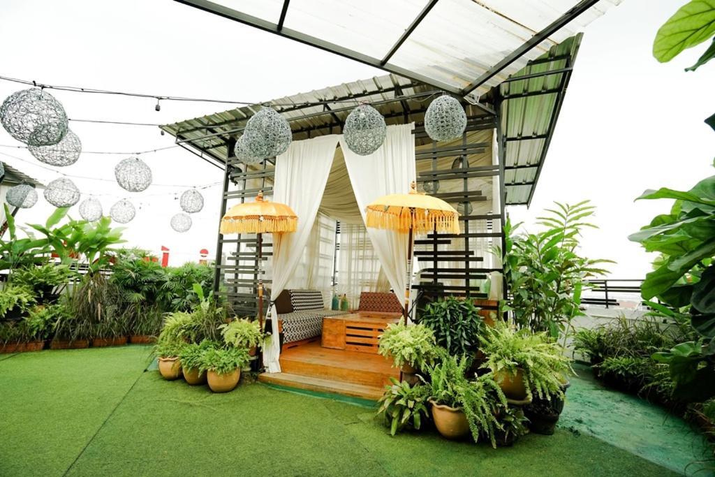 Deli Hotel Medan Exterior foto